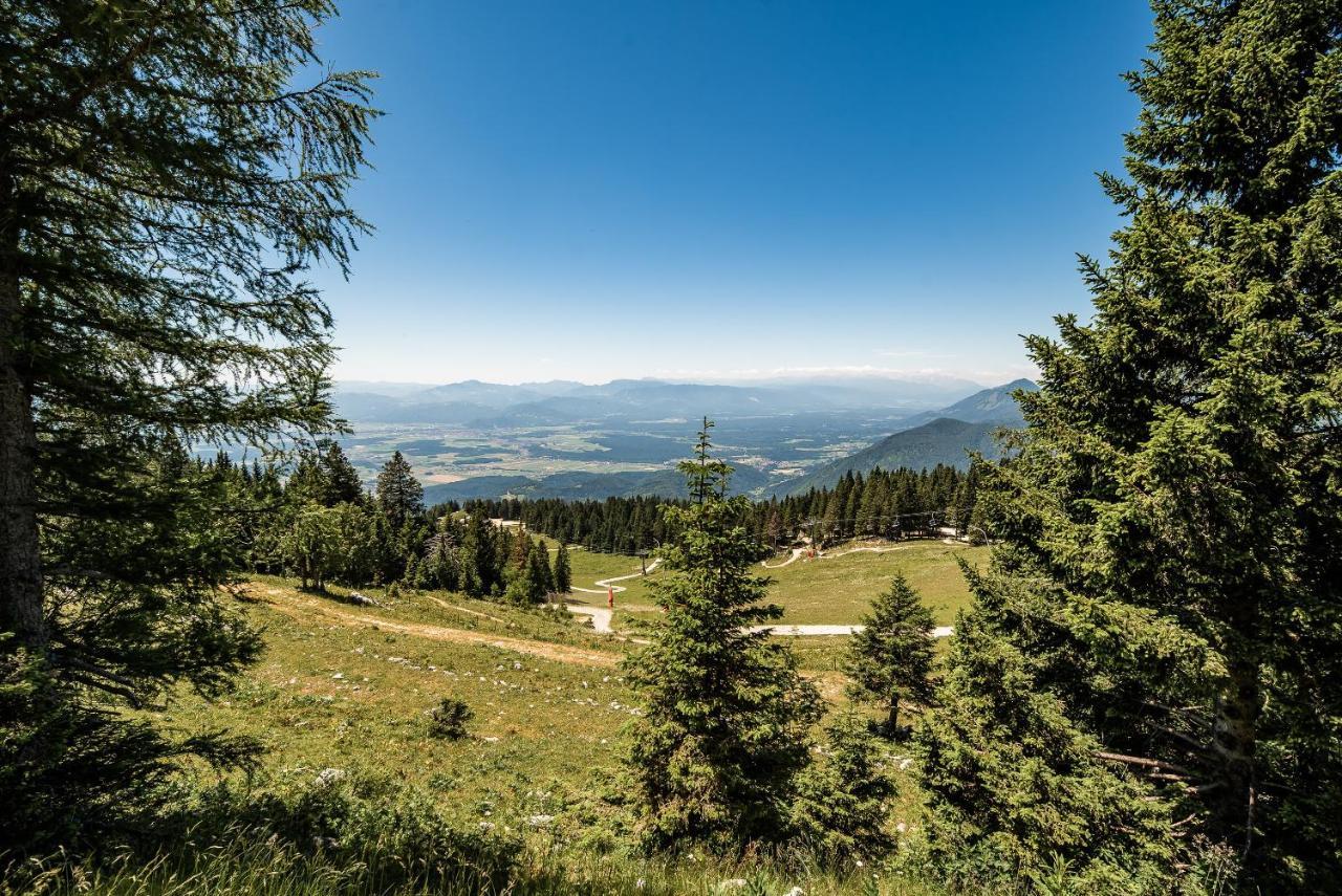 Apartments Zvoh, Krvavec, Ski-In, Ski-Out Cerklje na Gorenjskem Esterno foto